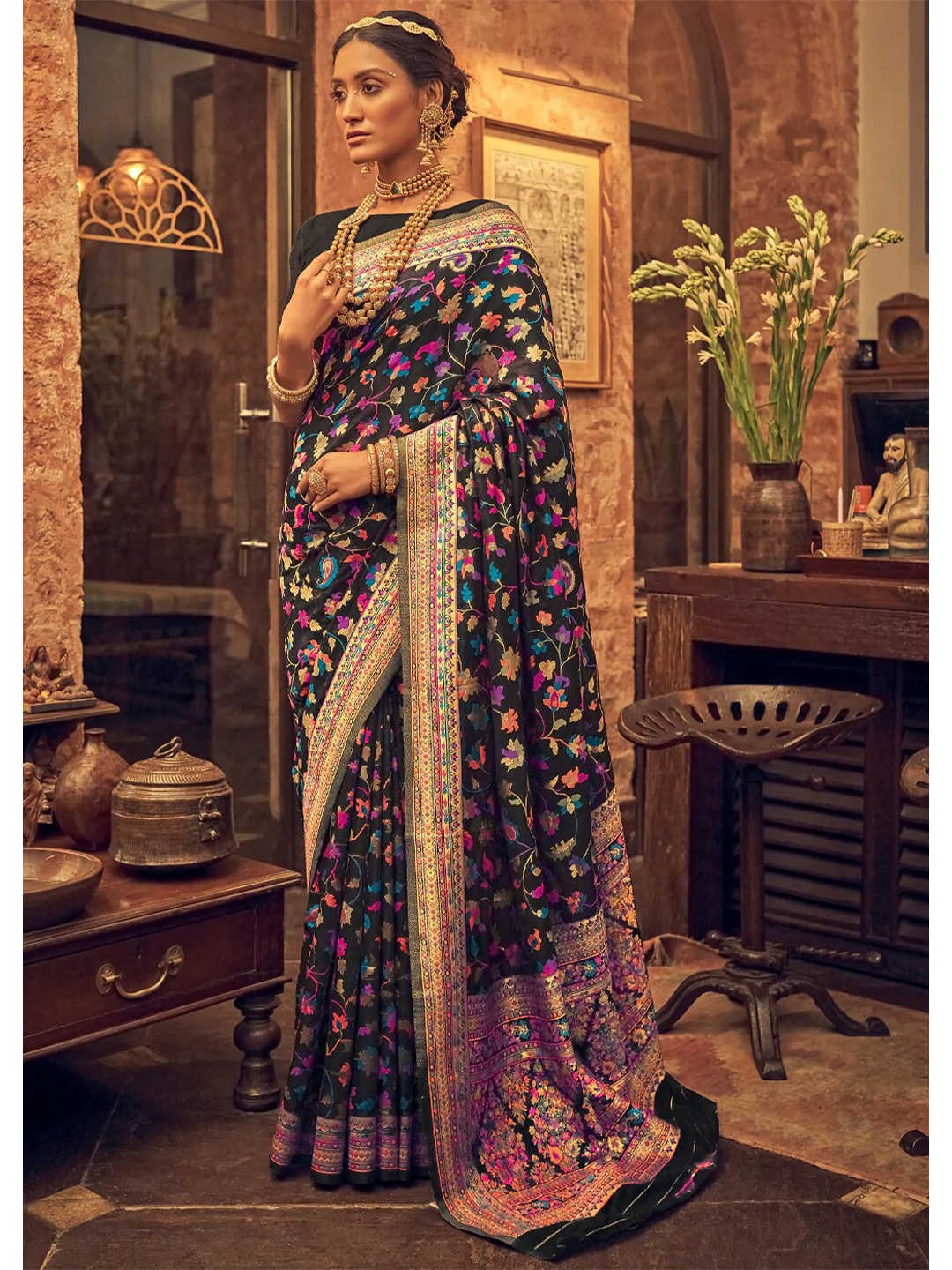 

GAJARAI Woven Design Zari Silk Blend Banarasi Saree, Black