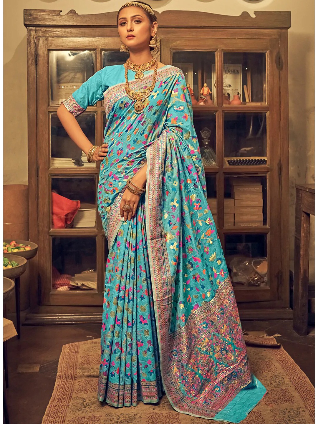 

GAJARAI Floral Zari Silk Blend Banarasi Saree, Blue
