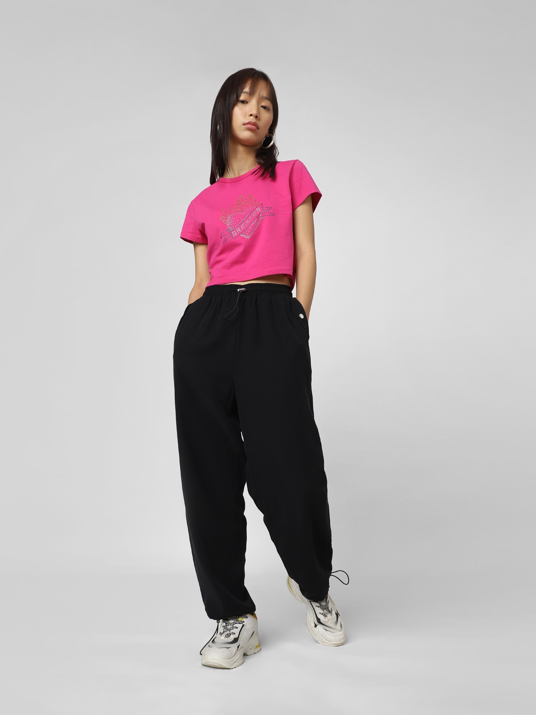 

ONLY Women Loose Fit Plain Trousers, Black