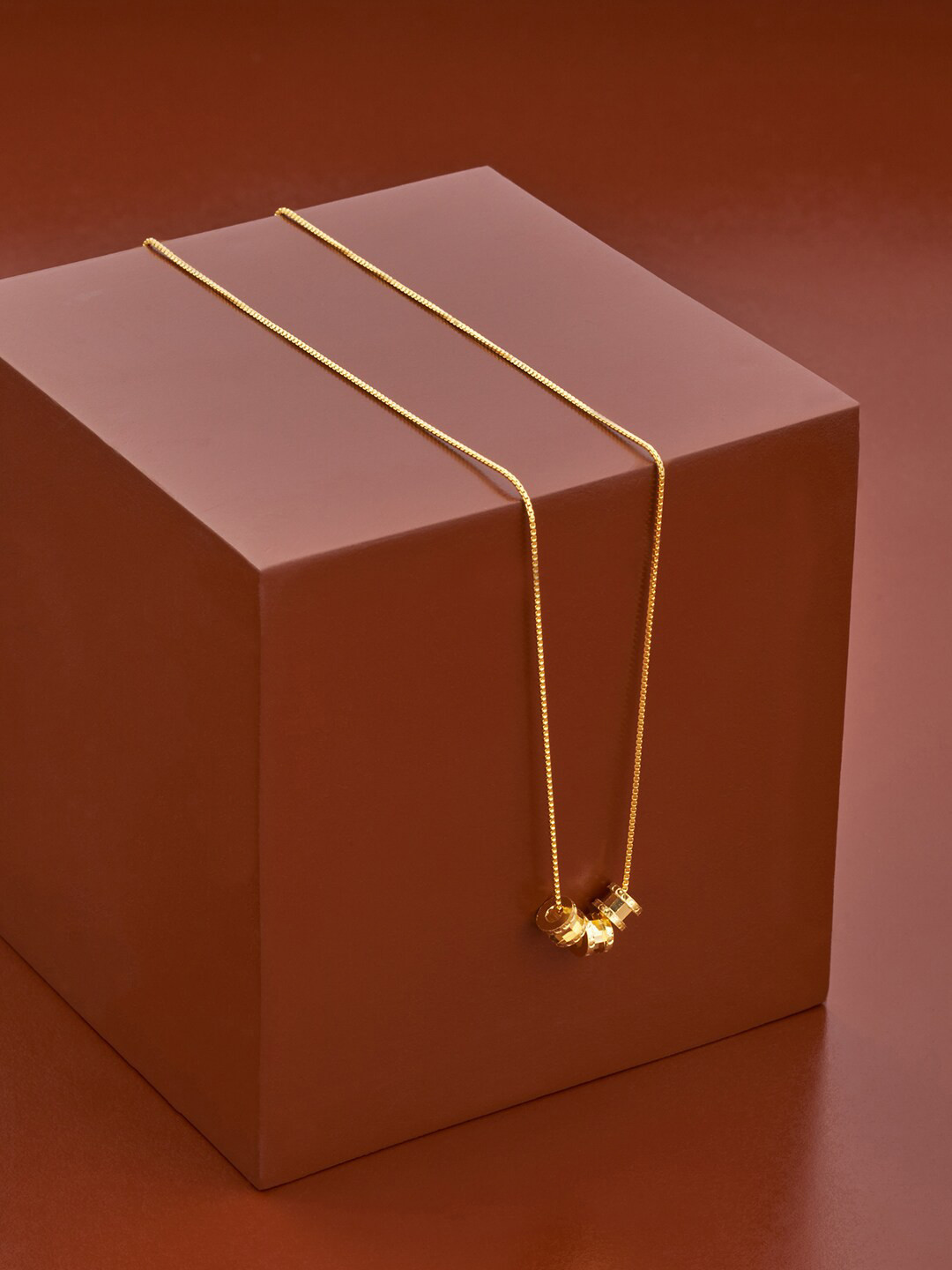 

Kushal's Fashion Jewellery Silver Gold-Plated Chain