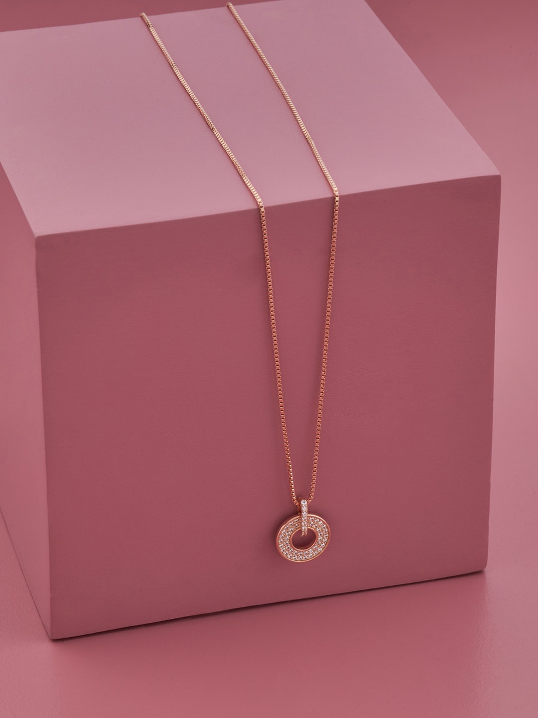 

Kushal's Fashion Jewellery Women Gold-Plated Copper Necklace, White