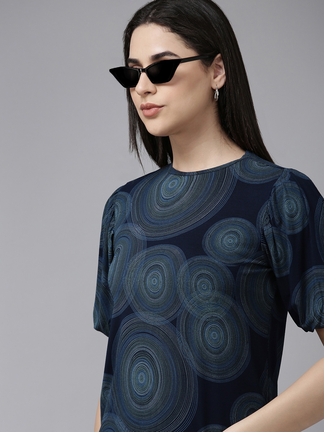 

Van Heusen Woman Geometric Printed Puff Sleeves T-shirt, Navy blue