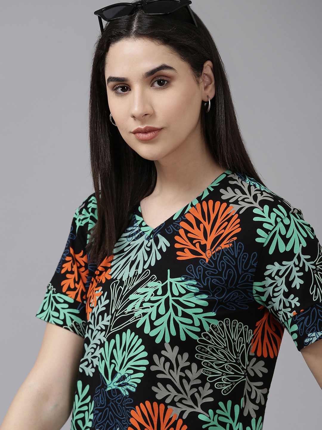 

Van Heusen Woman Tropical Printed V-Neck Casual T-shirt, Black