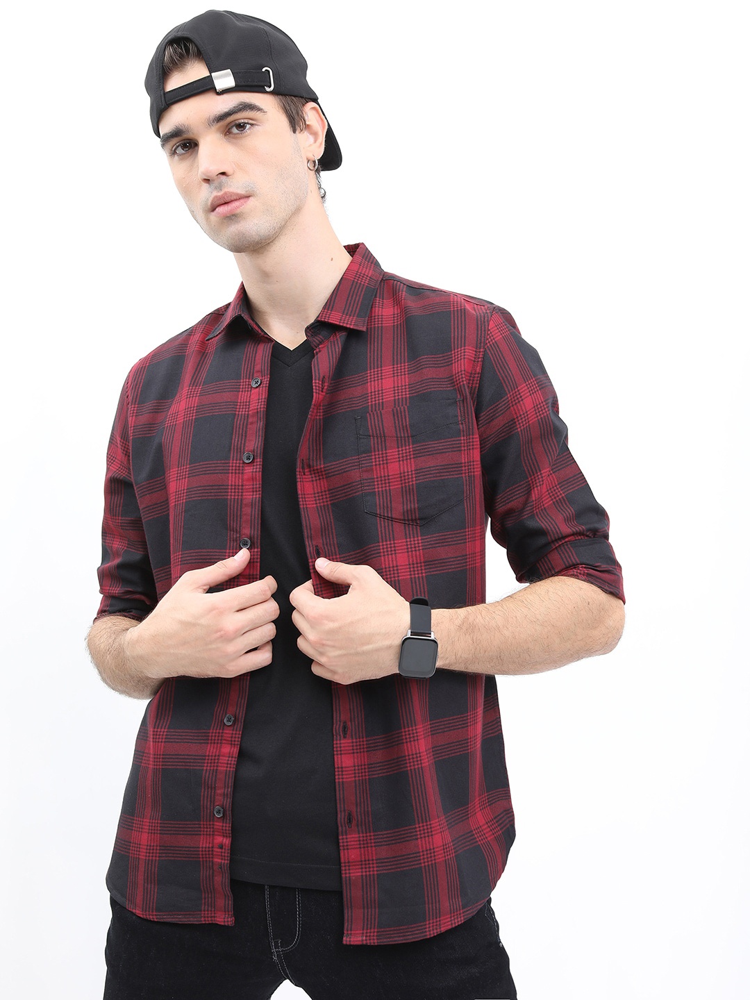 

HIGHLANDER Men Checked Casual Slim Fit Shirt, Black