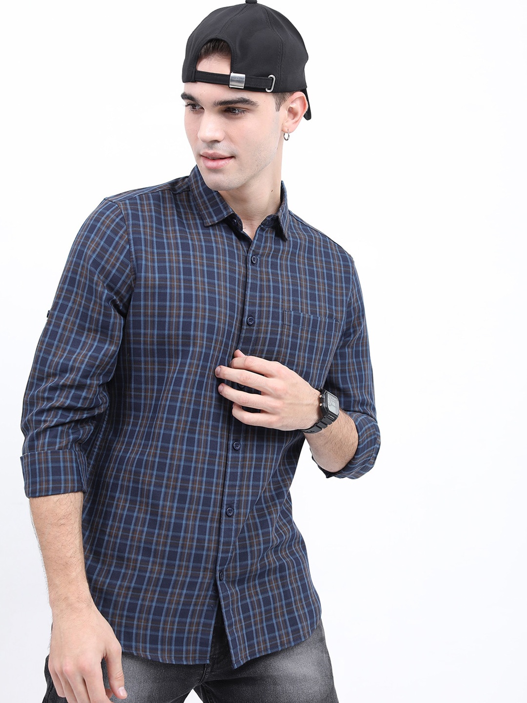 

HIGHLANDER Men Checked Casual Slim Fit Shirt, Navy blue