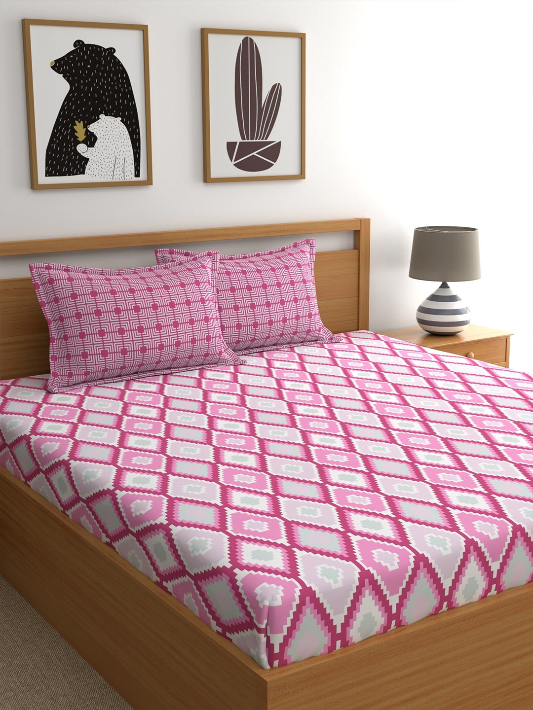 

Home Ecstasy Pink & Grey Printed 140 TC King Cotton Bedsheet with 2 Pillow Covers