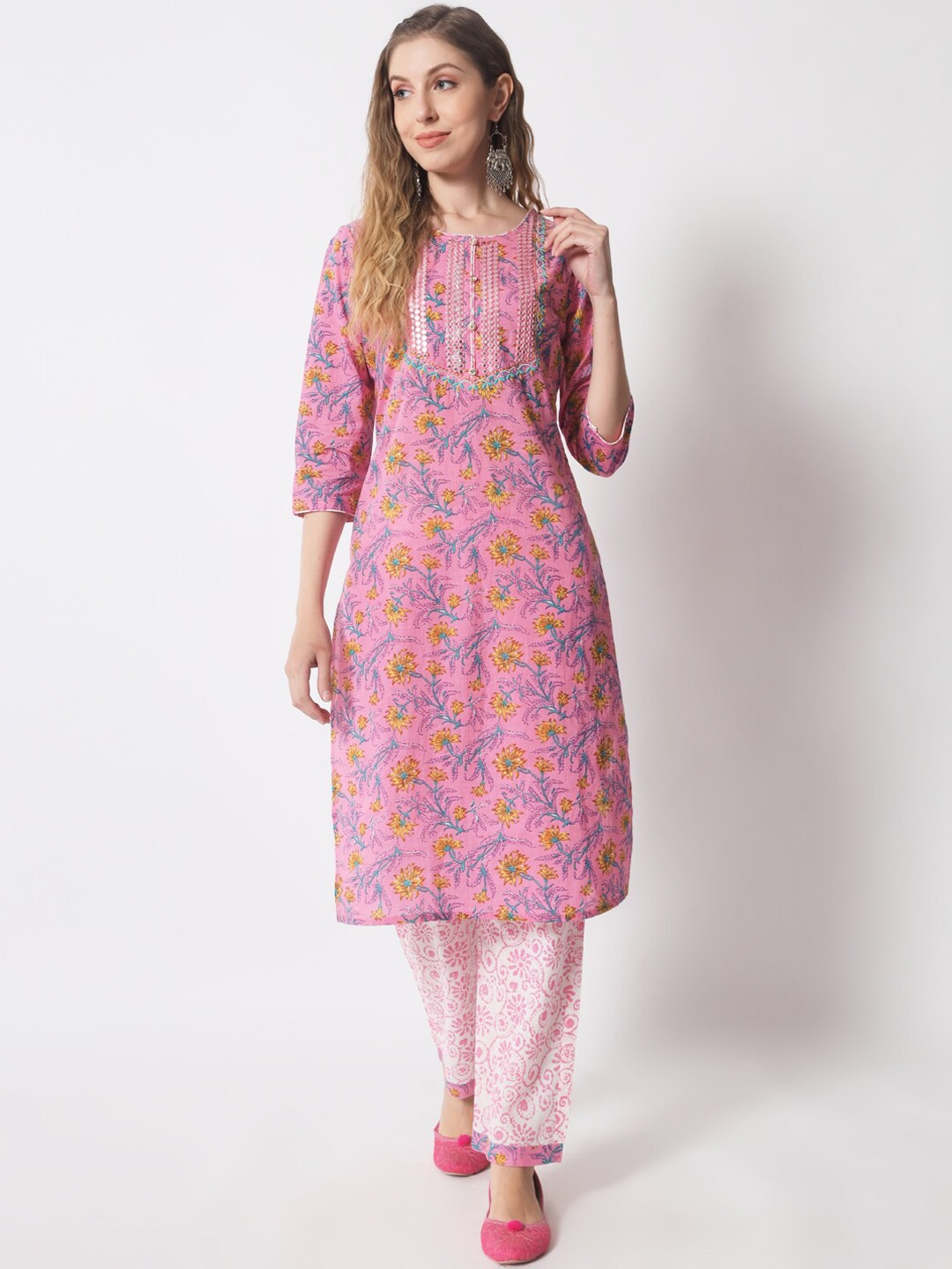 

BARKHA FAB Women Floral Printed Kurta with Trousers, Pink