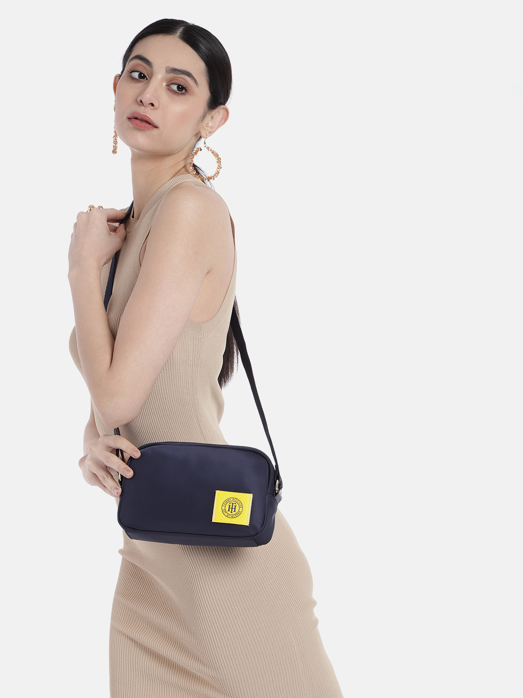 

Tommy Hilfiger Solid Structured Sling Bag with Brand Logo Applique Detail, Navy blue
