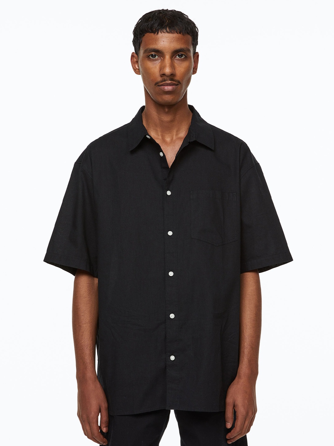 

H&M Men Relaxed Fit Short-Sleeved Shirt, Black