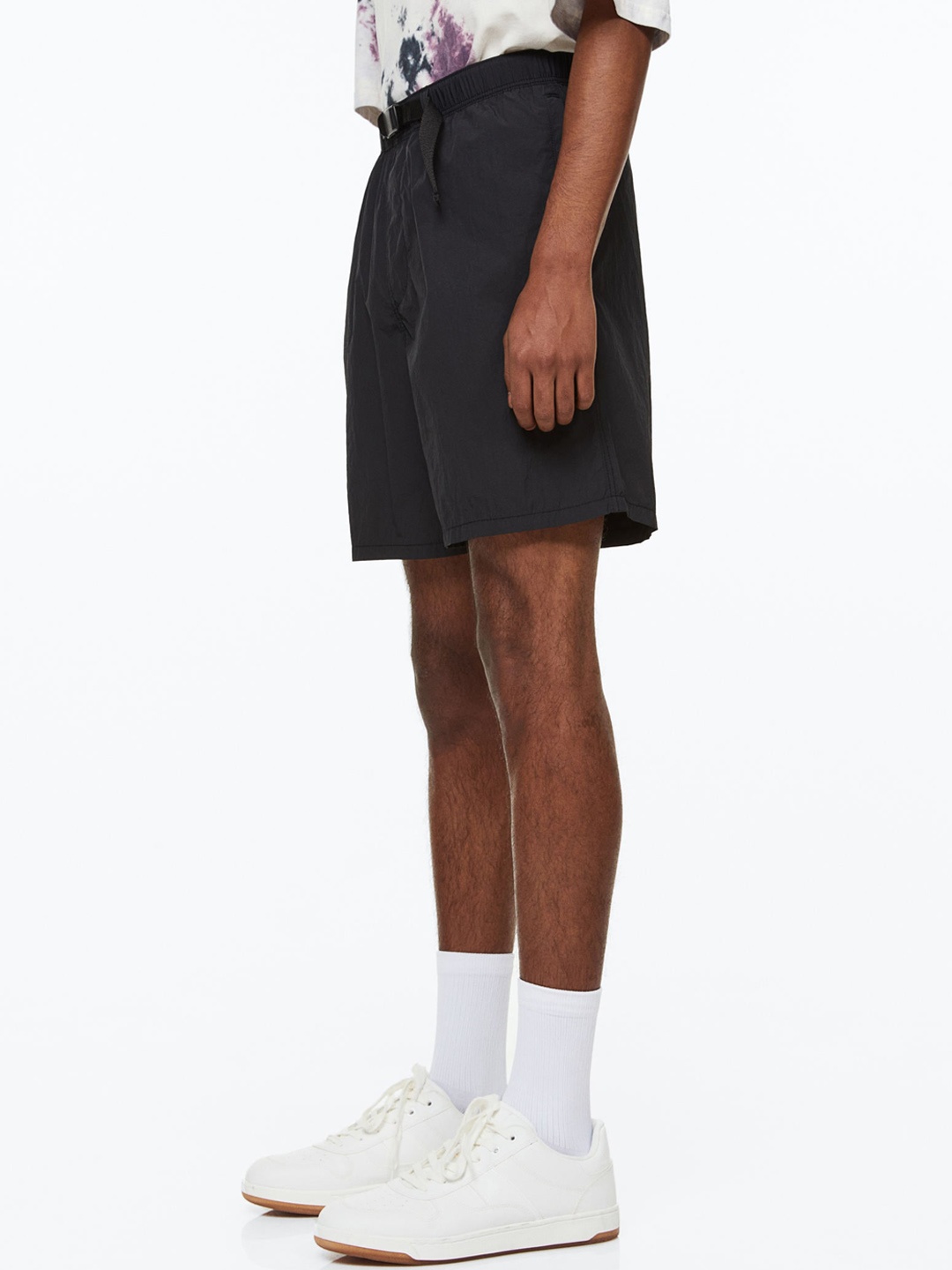 

H&M Men Relaxed Fit Belted Nylon Shorts, Black