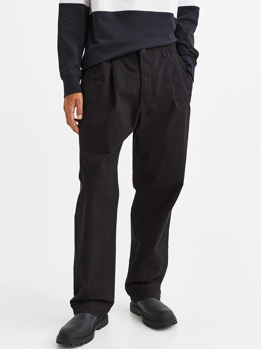 

H&M Men Relaxed Fit Twill Trousers, Black