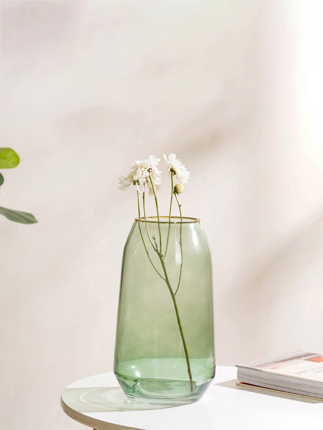

Nestasia Green Clear Glass Flower Vase