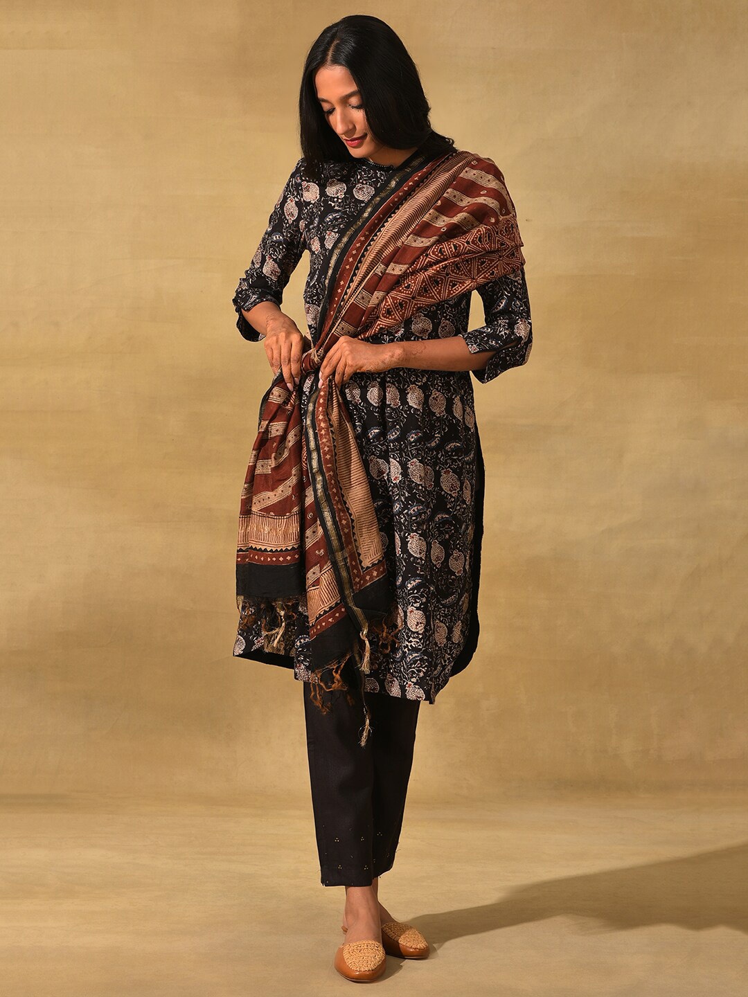 

W The Folksong Collection- Printed Dupatta, Brown