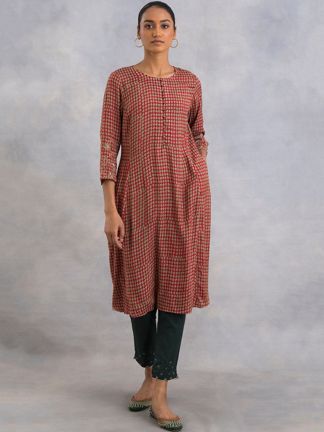 

W The Folksong Collection Women Ethnic Motifs Printed Thread Work Kurta, Magenta