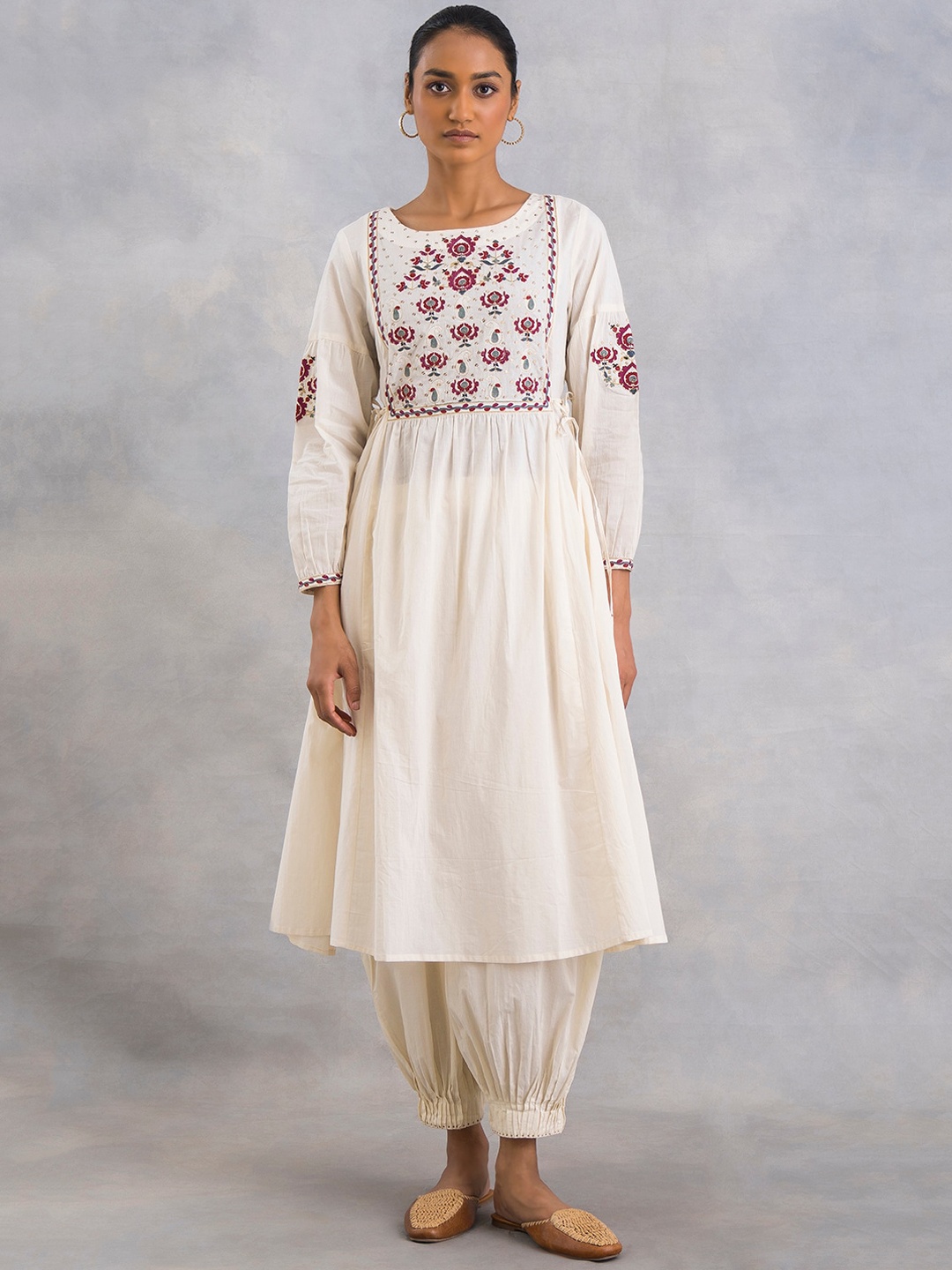 

W The Folksong Collection- Motifs Embroidered Thread Work Cotton Anarkali Kurta, White