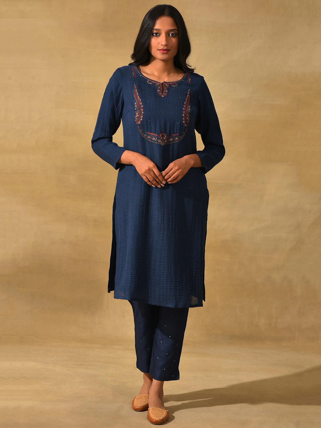 

W The Folksong Collection Ethnic Motifs Embroidered Thread Work Indigo Wool Kurta, Navy blue