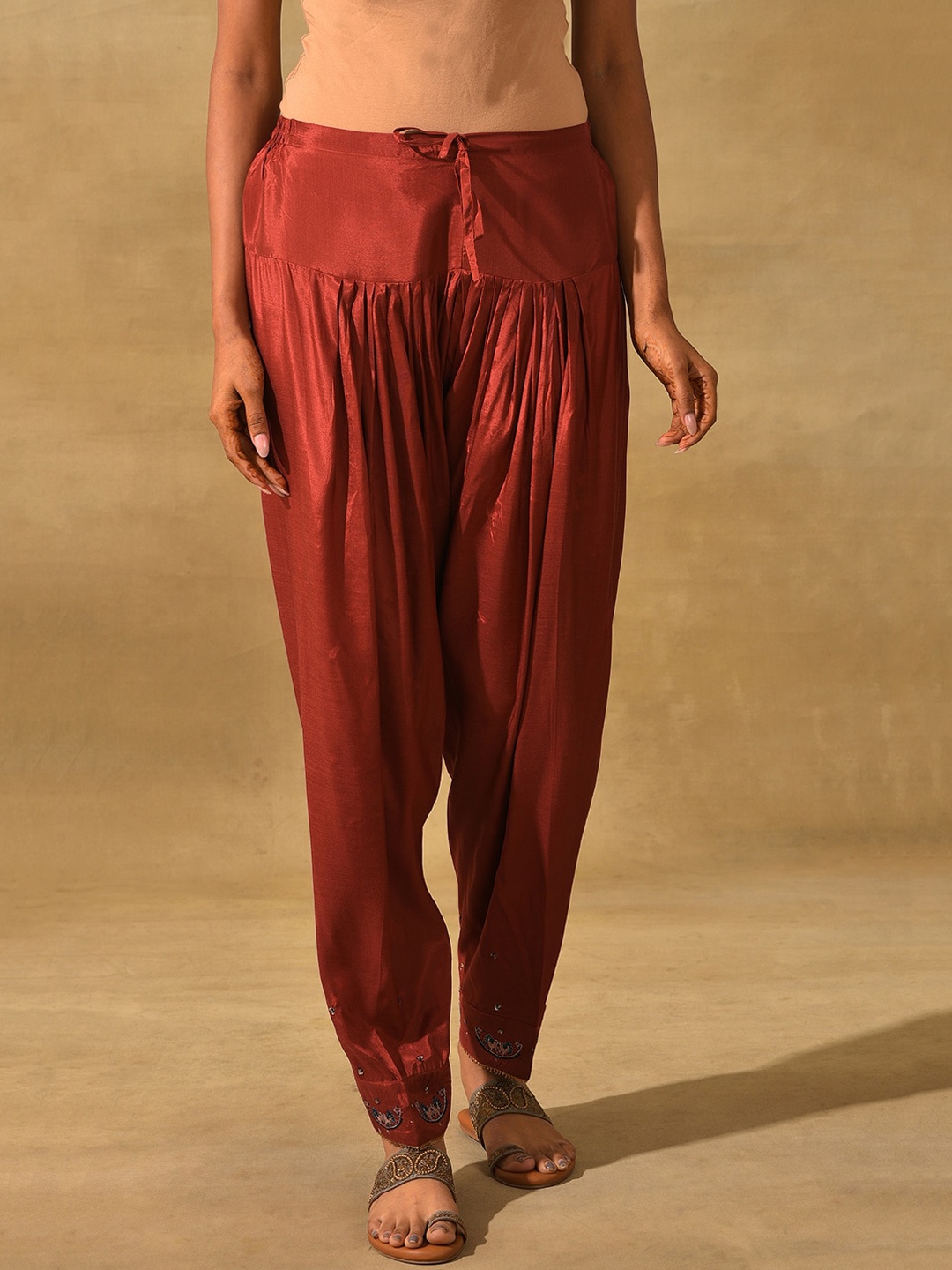 

W The Folksong Collection Women Loose Fit Salwar, Red