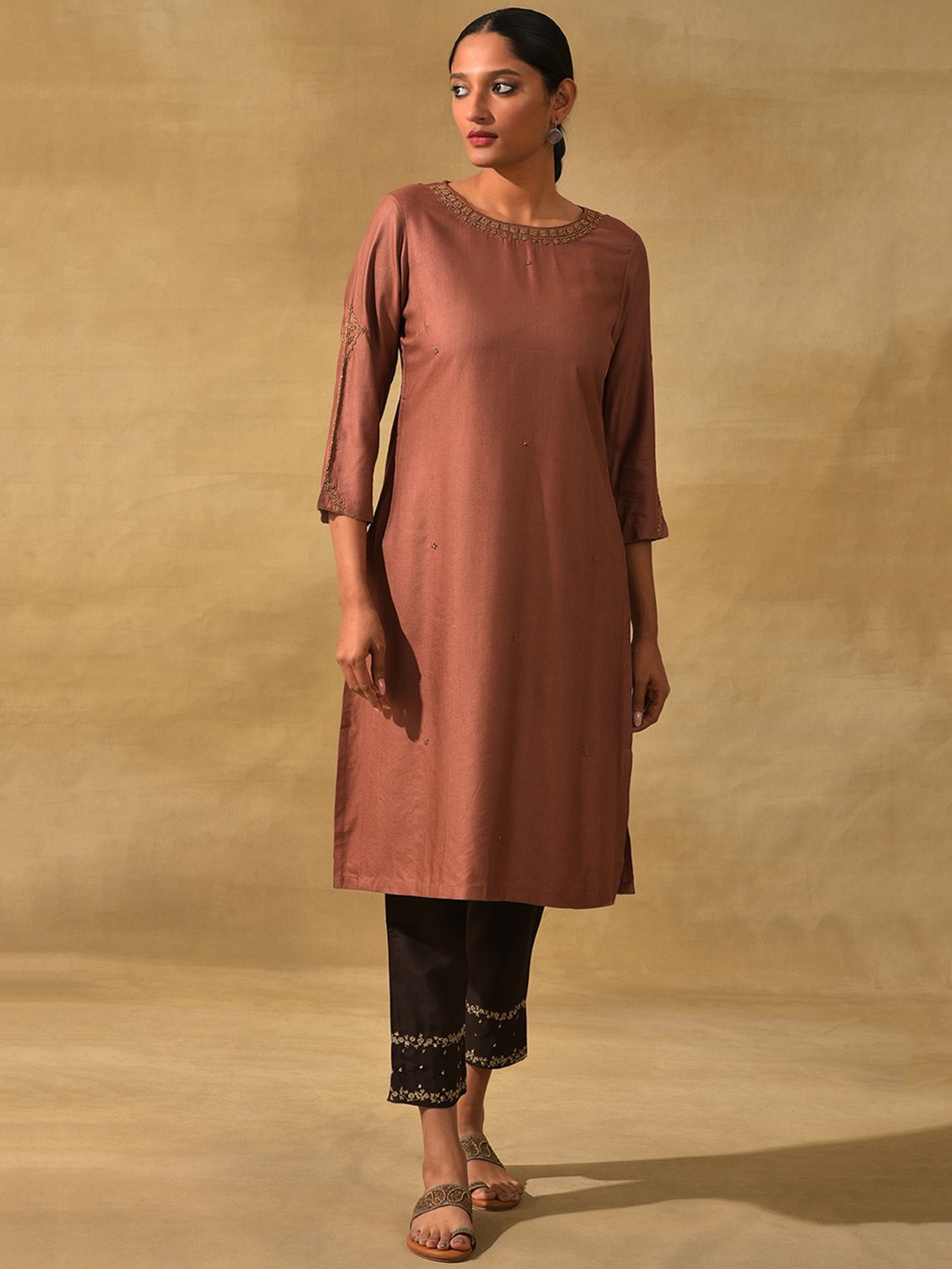 

W The Folksong Collection Women Embroidered Thread Work Kurta, Brown