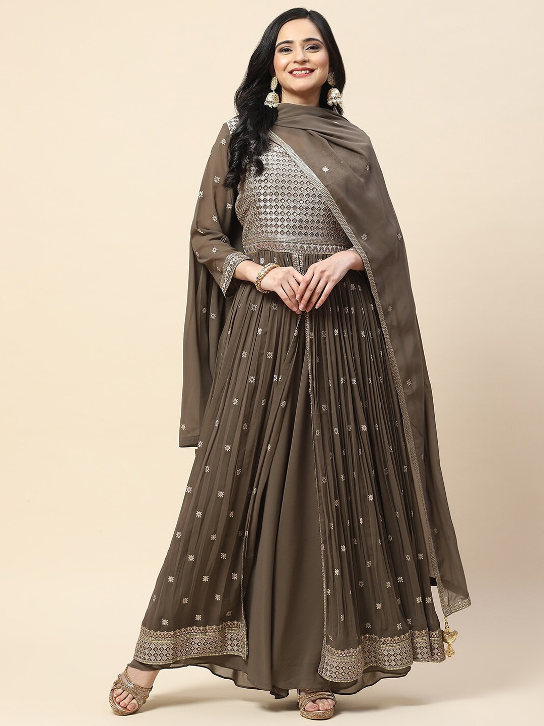 

Meena Bazaar Women Ethnic Motifs Embroidered Sequinned Kurta With Sharara & Dupatta, Green