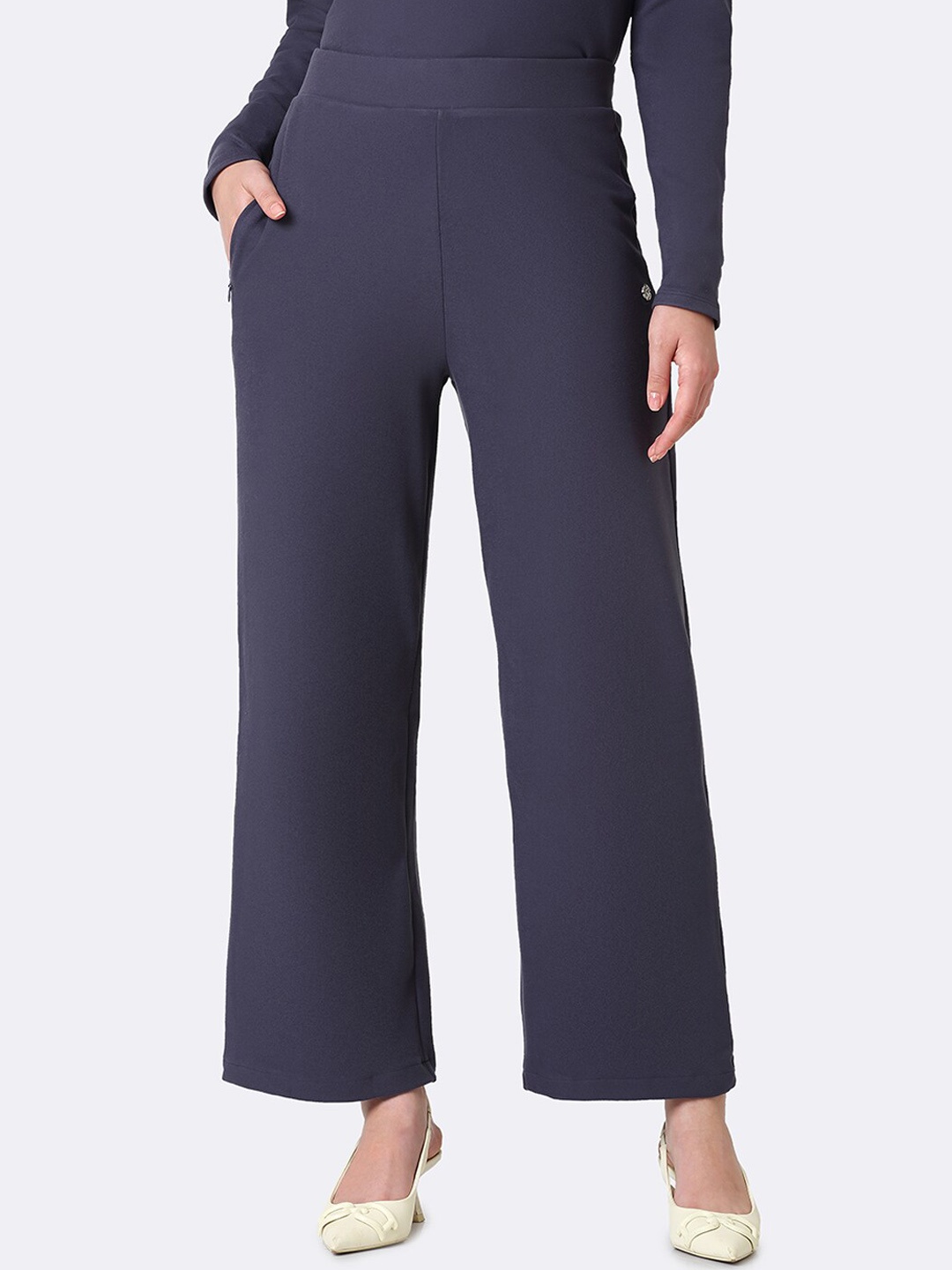 

Van Heusen Women Solid Trousers, Blue