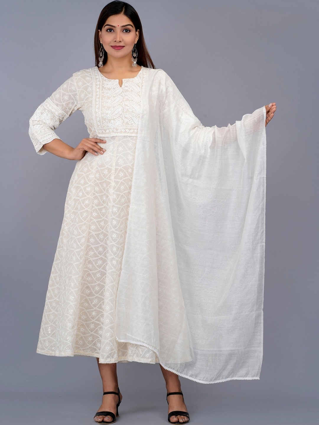 

EtnicaWear Paisley Embroidered Thread Work White Romance Anarkali Kurta