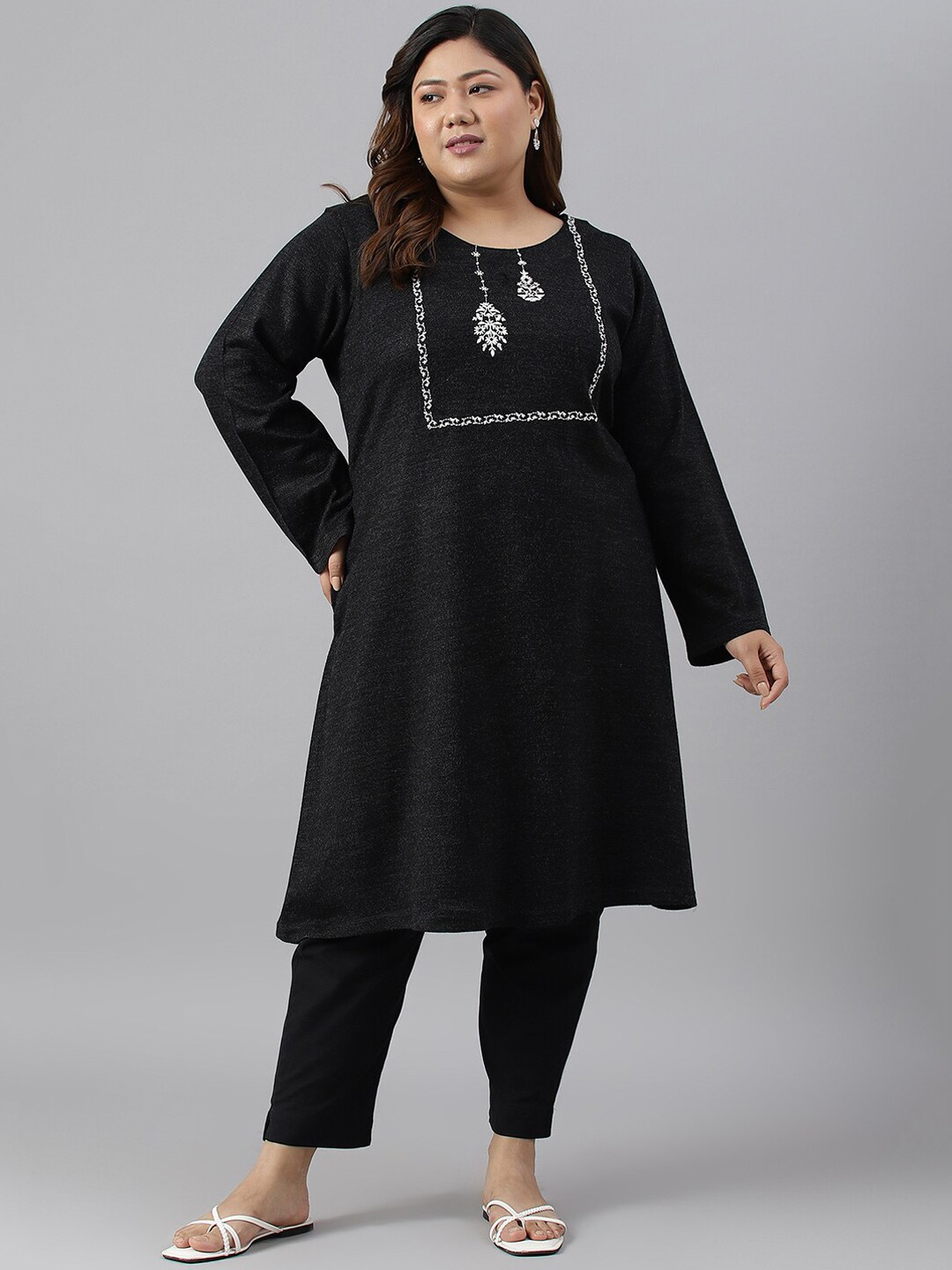 

W Women Plus Size Yoke Design Thread Work Acrylic Kurta, Black