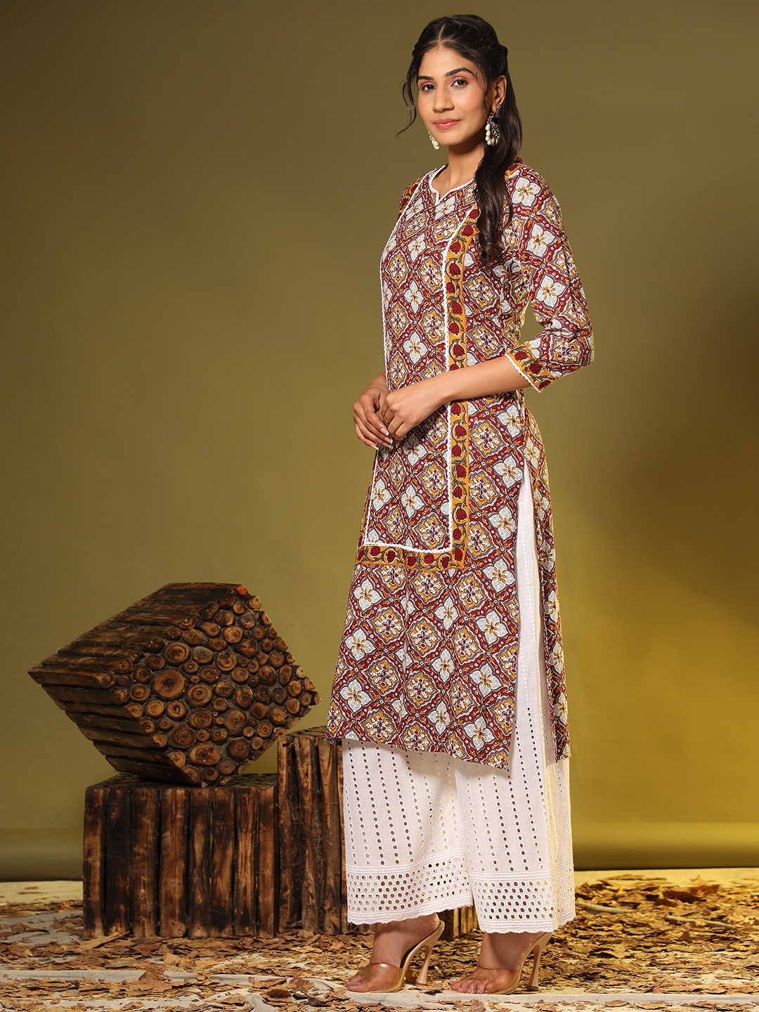 

Vbuyz Ethnic Motifs Printed Cotton Kurta, Red