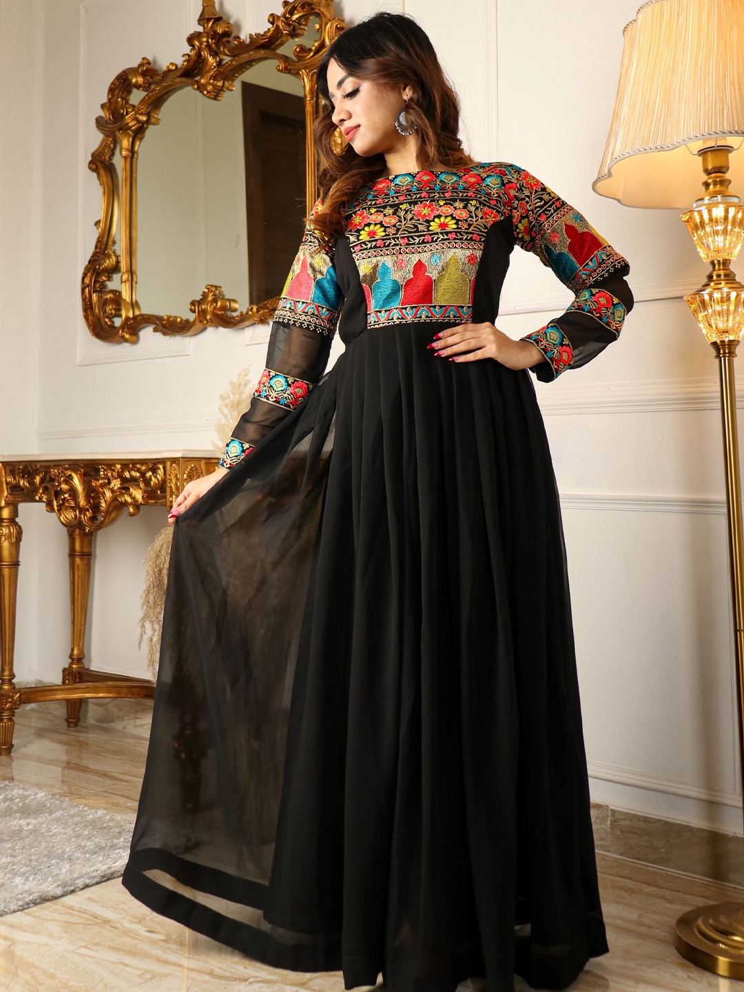 

Virah Fashion Black Georgette Maxi Maxi Dress