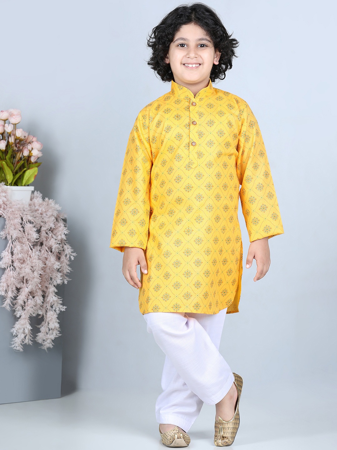 

Aj DEZInES Boys Ethnic Motifs Printed Pure Cotton Kurta with Pyjamas, Mustard