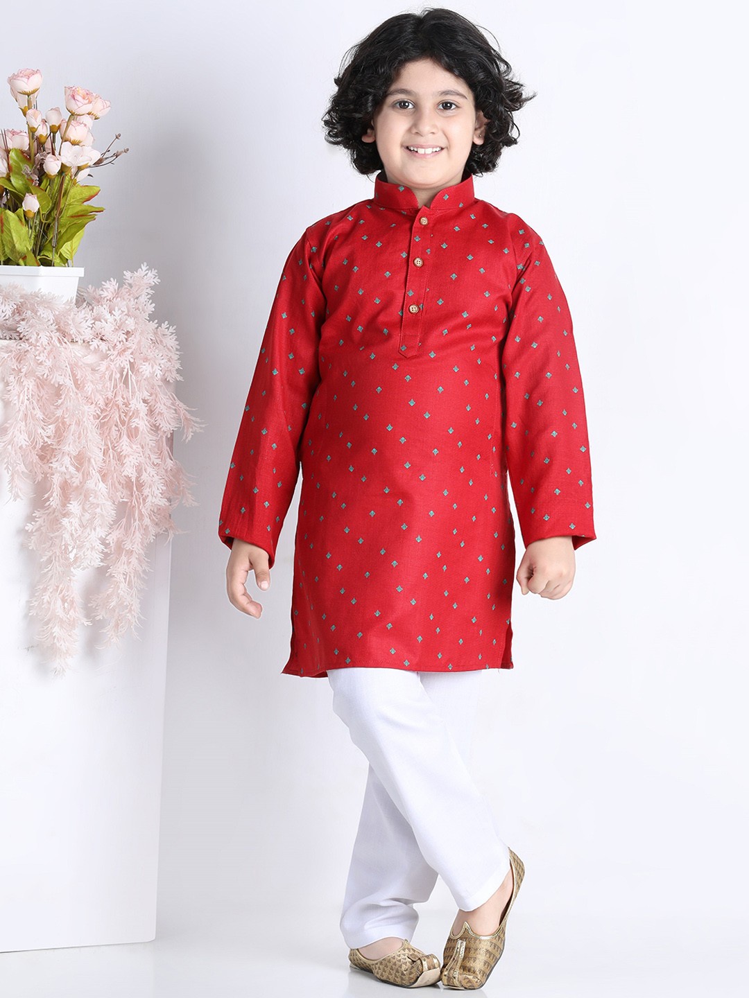 

Aj DEZInES Boys Ethnic Motifs Printed Pure Cotton Kurta with Pyjamas, Maroon