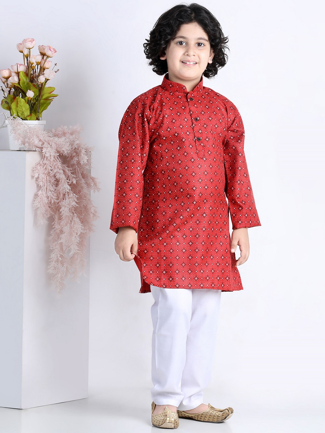 

Aj DEZInES Boys Ethnic Motifs Printed Pure Cotton Kurta with Pyjamas, Maroon