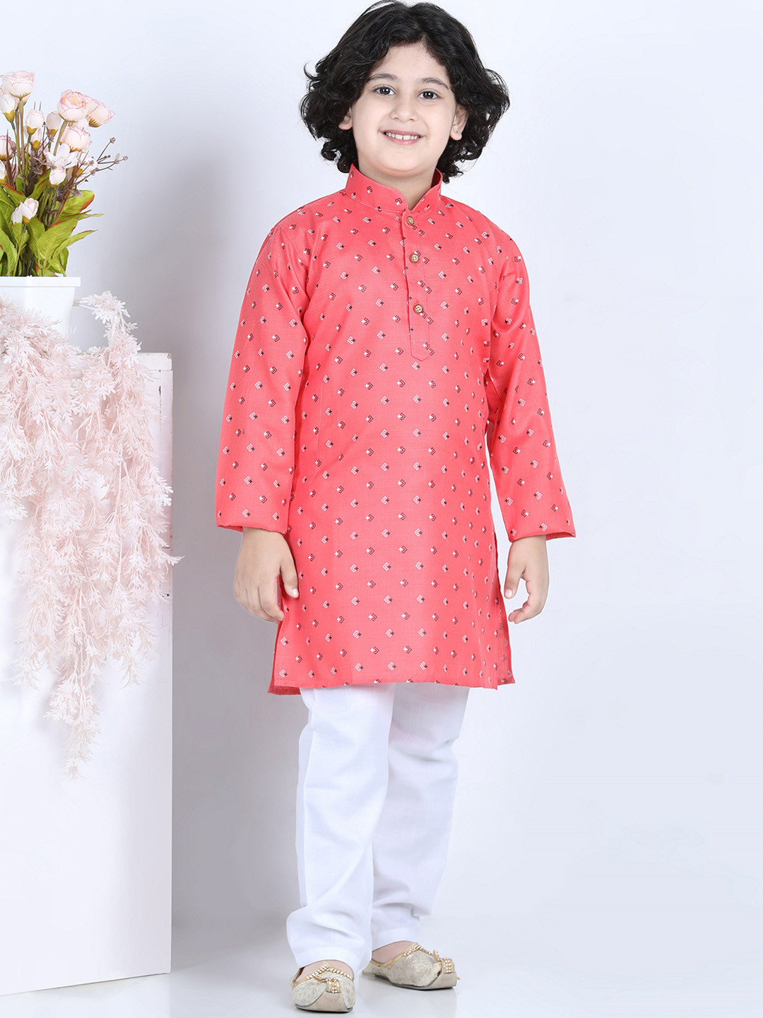 

Aj DEZInES Boys Printed Pure Cotton Kurta with Pyjamas, Pink