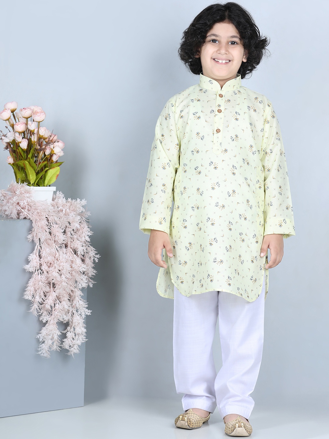 

Aj DEZInES Boys Printed Pure Cotton Kurta with Pyjamas, Lime green