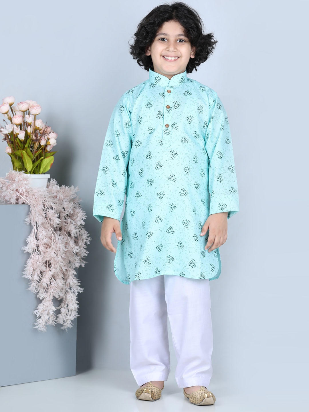 

Aj DEZInES Boys Floral Printed Pure Cotton Kurta with Pyjamas, Sea green