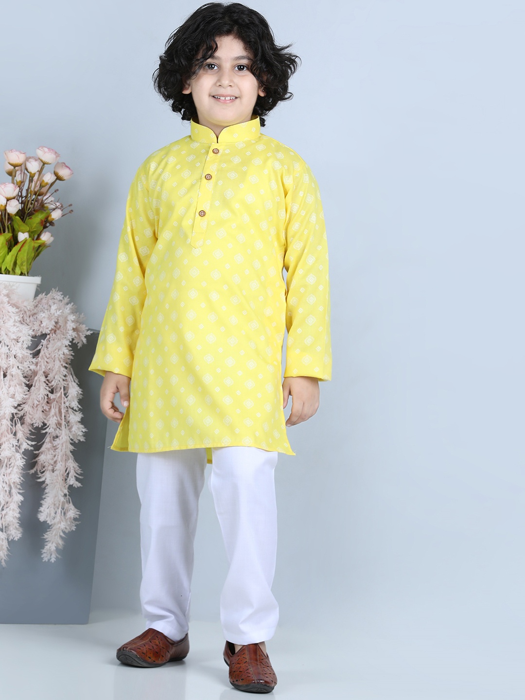 

Aj DEZInES Boys Ethnic Motifs Printed Pure Cotton Kurta with Pyjamas, Yellow