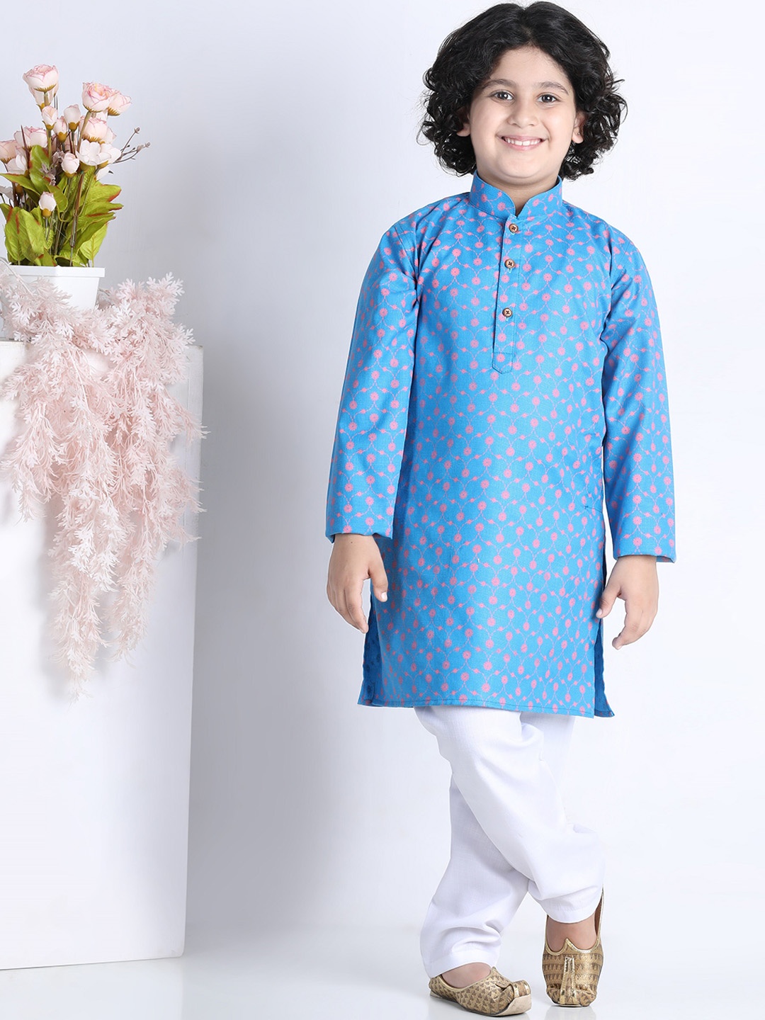 

Aj DEZInES Boys Floral Printed Pure Cotton Kurta with Pyjamas, Blue