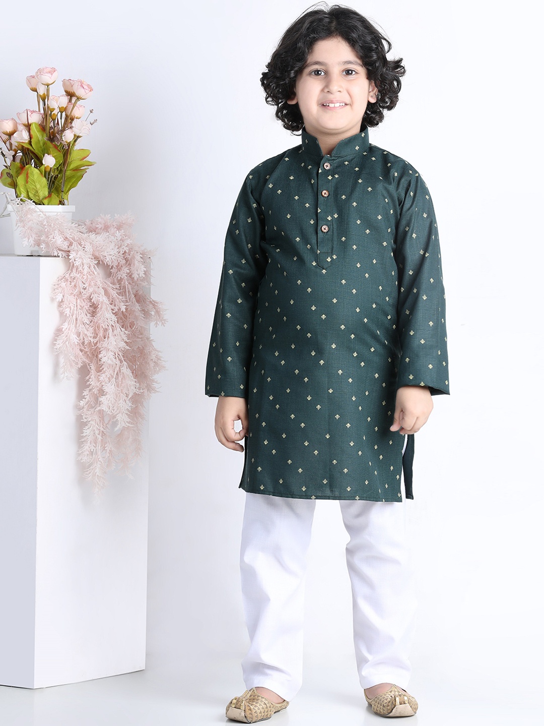 

Aj DEZInES Boys Ethnic Motifs Printed Pure Cotton Kurta with Pyjamas, Green