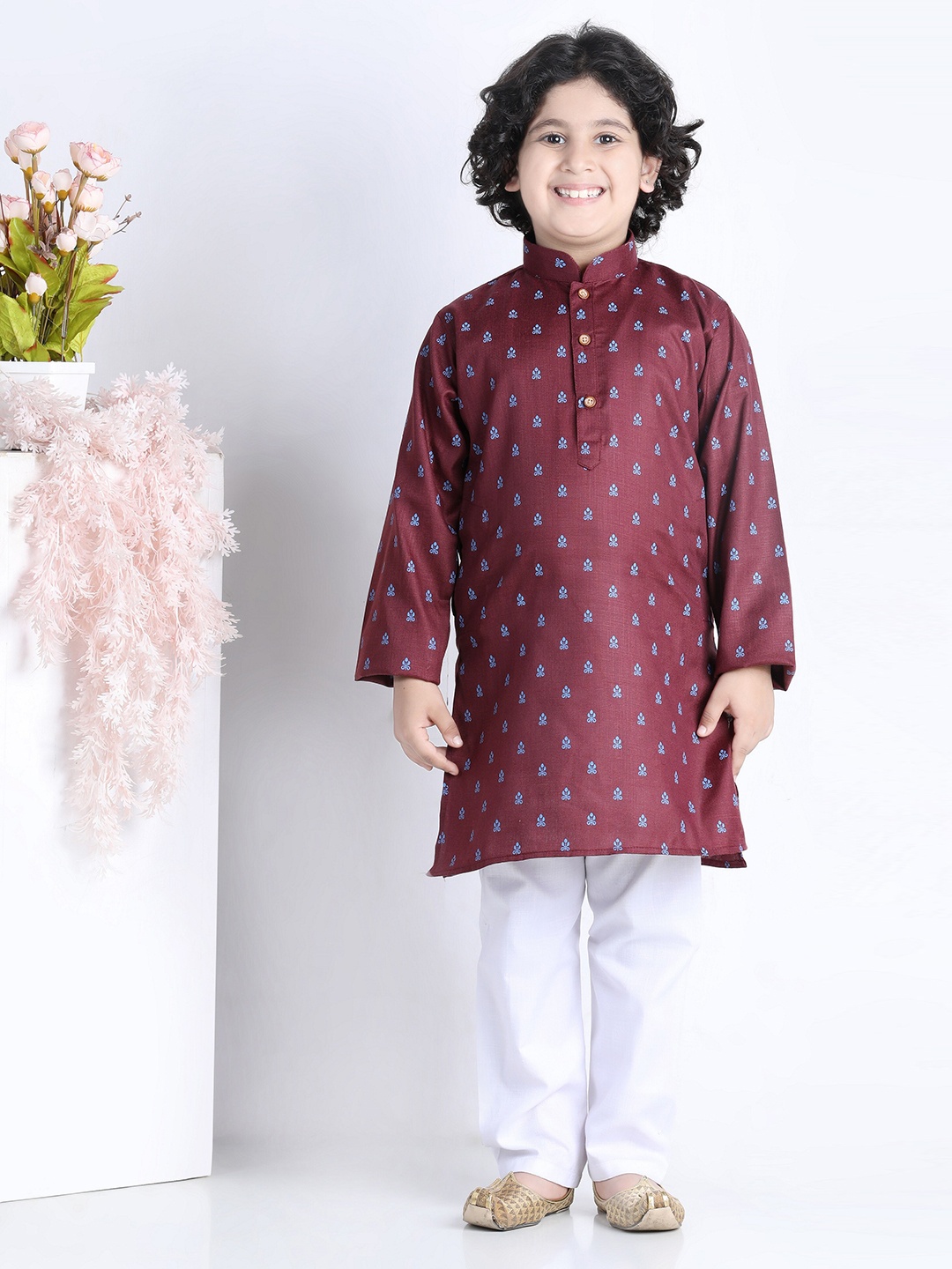 

Aj DEZInES Boys Ethnic Motifs Printed Pure Cotton Kurta with Pyjamas, Burgundy