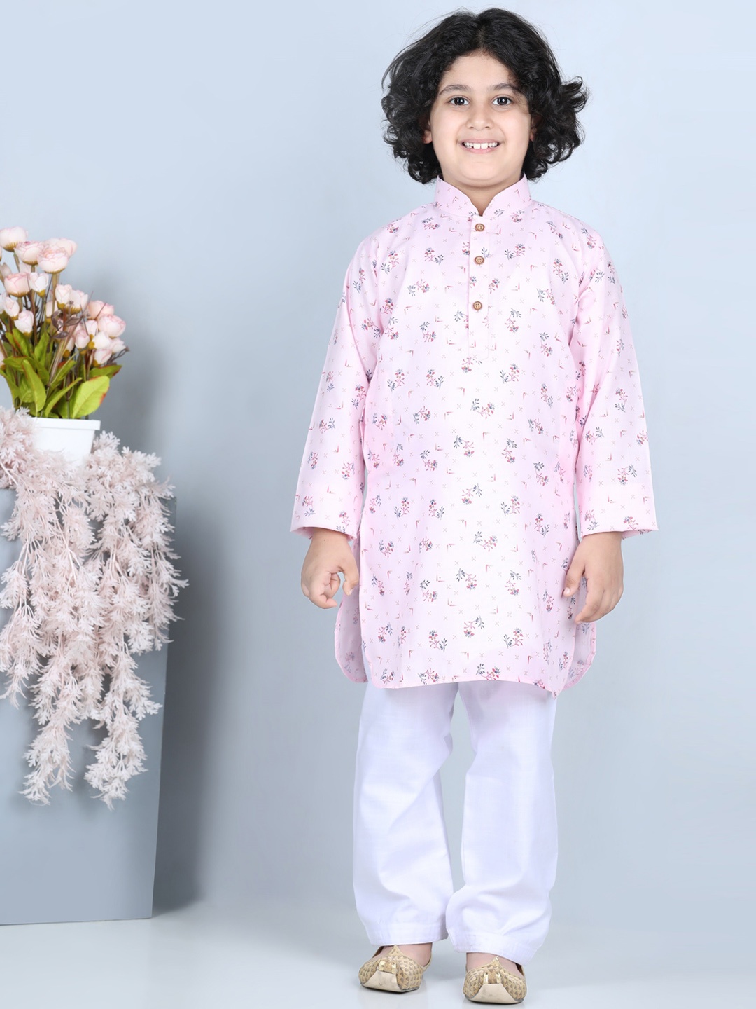 

Aj DEZInES Boys Floral Printed Pure Cotton Kurta with Pyjamas, Pink