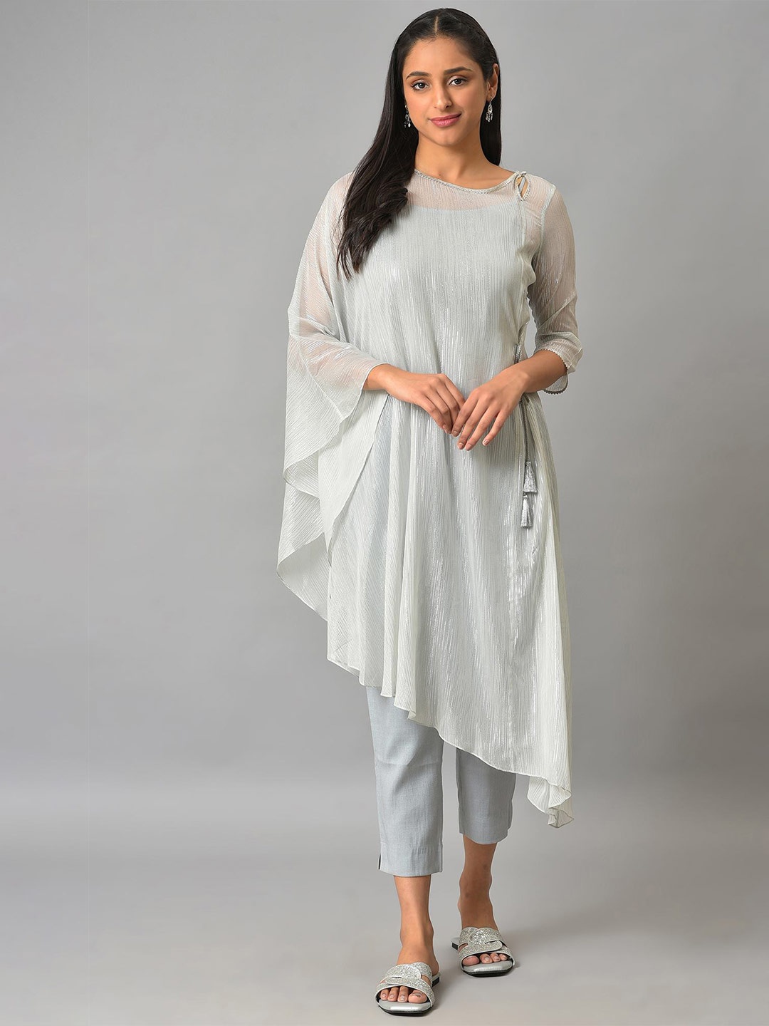 

AURELIA Striped Boat Neck A-Line Kurta with Trousers, Grey