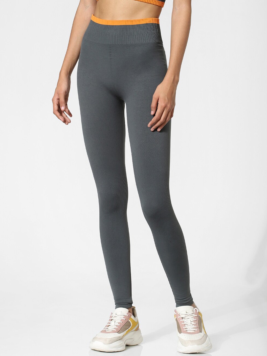 

ONLY Women Solid E-Dry Training Tights, Grey