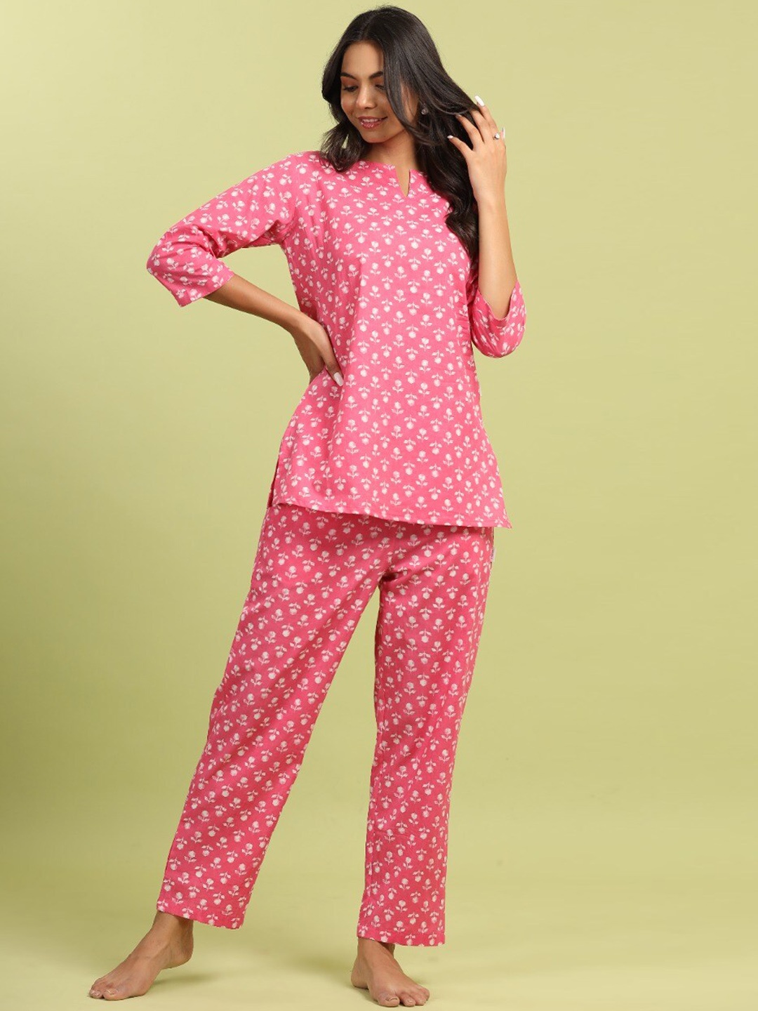 

JISORA Women Floral Printed Pure Cotton Night suit, Pink
