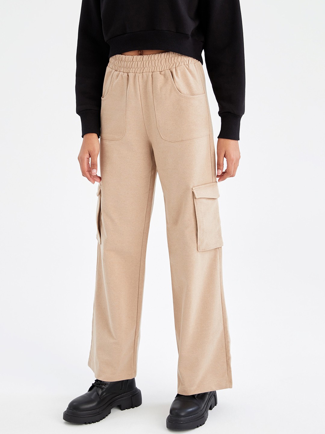 

DeFacto Women Mid-Rise Regular Fit Cargos, Beige