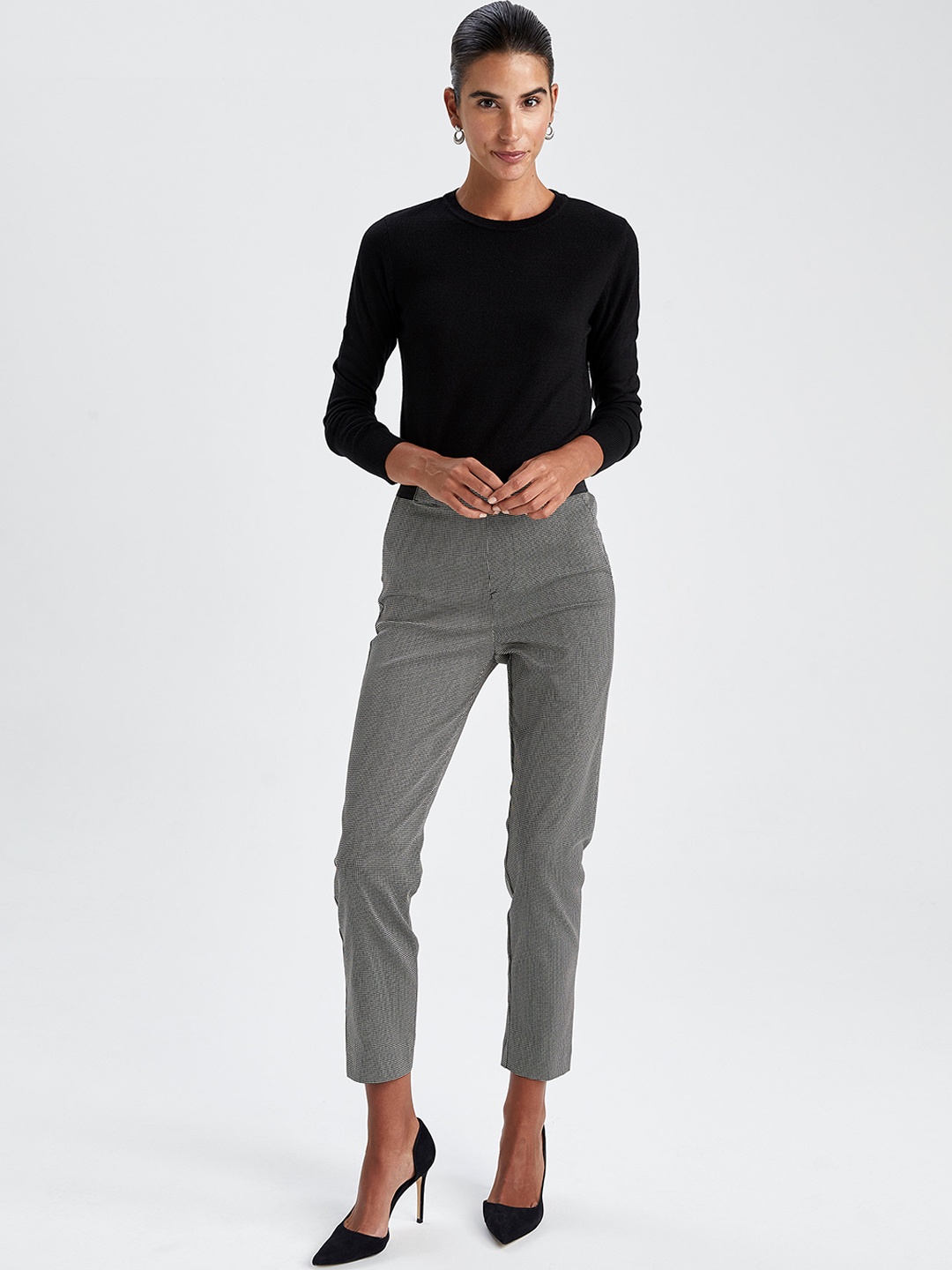 

DeFacto Women Mid-Rise Regular Fit Trousers, Grey