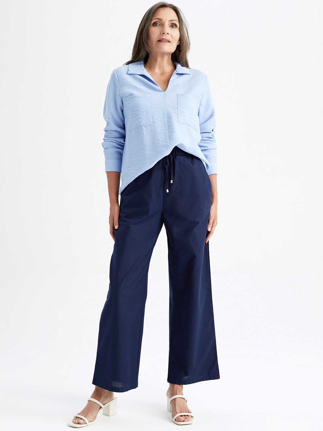 

DeFacto Women Mid-Rise Regular Fit Pure Cotton Parallel Trousers, Navy blue