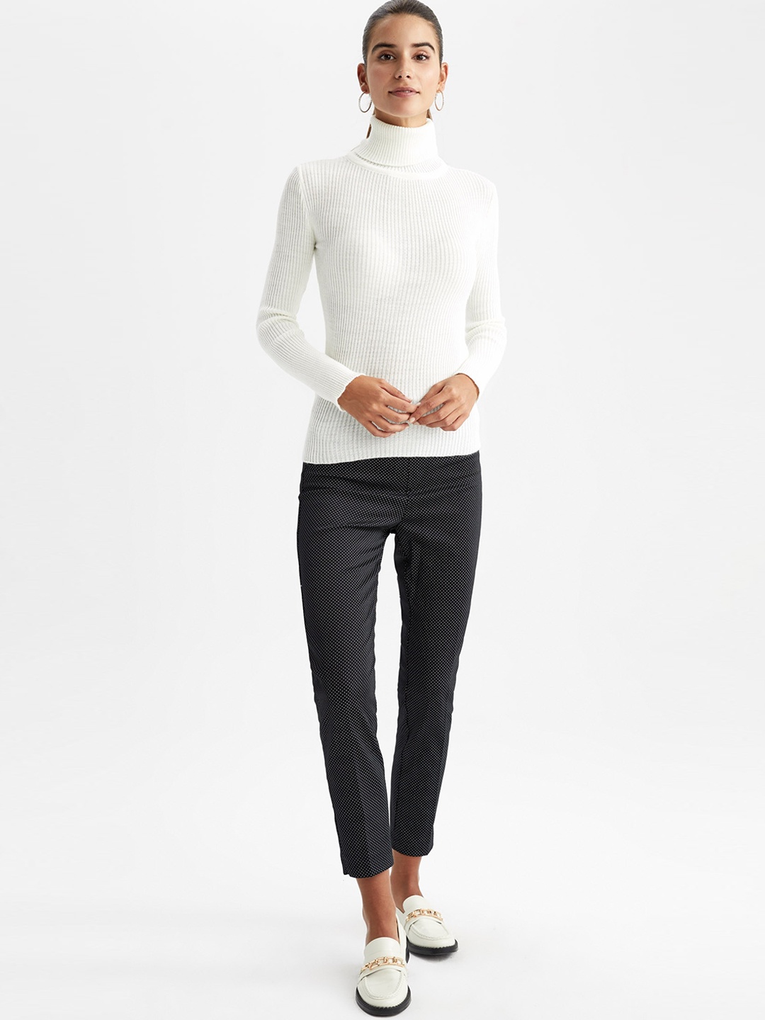 

DeFacto Women Printed Trousers, Black