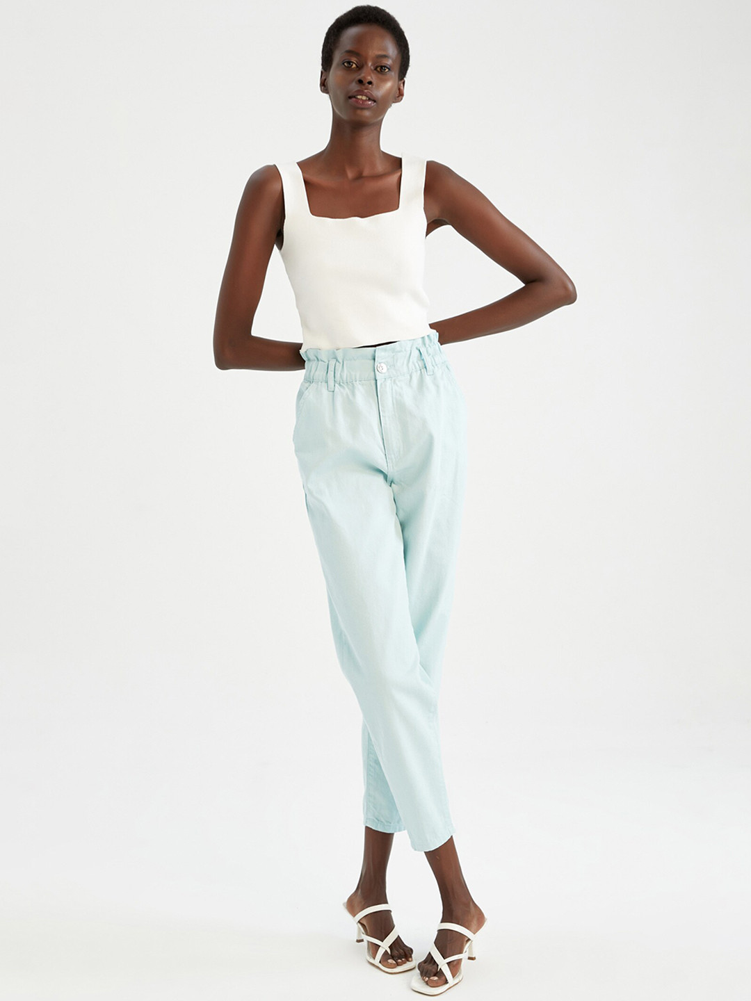 

DeFacto Women Cotton Pleated Trousers, Na