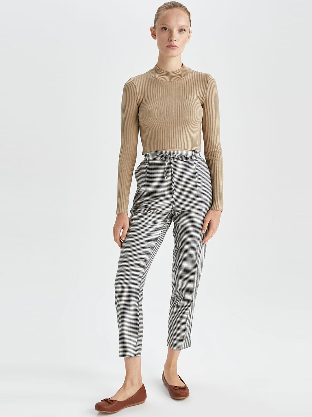 

DeFacto Women Checked Trousers, Black