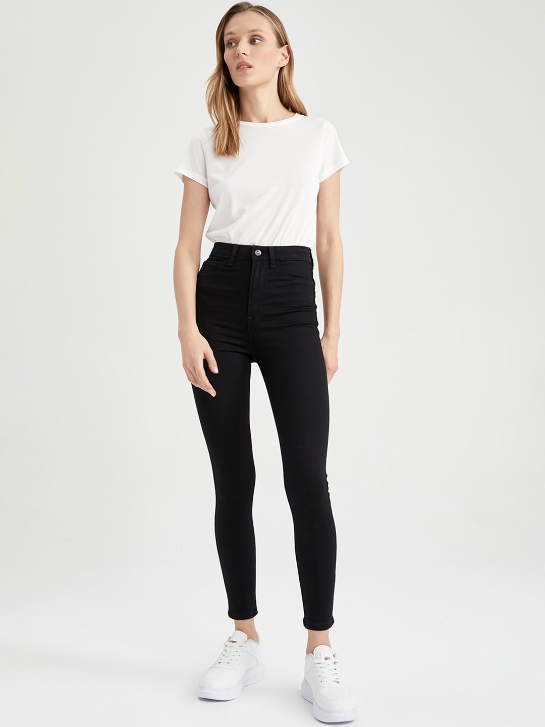 

DeFacto Women Slim Fit Low Distress Jeans, Black
