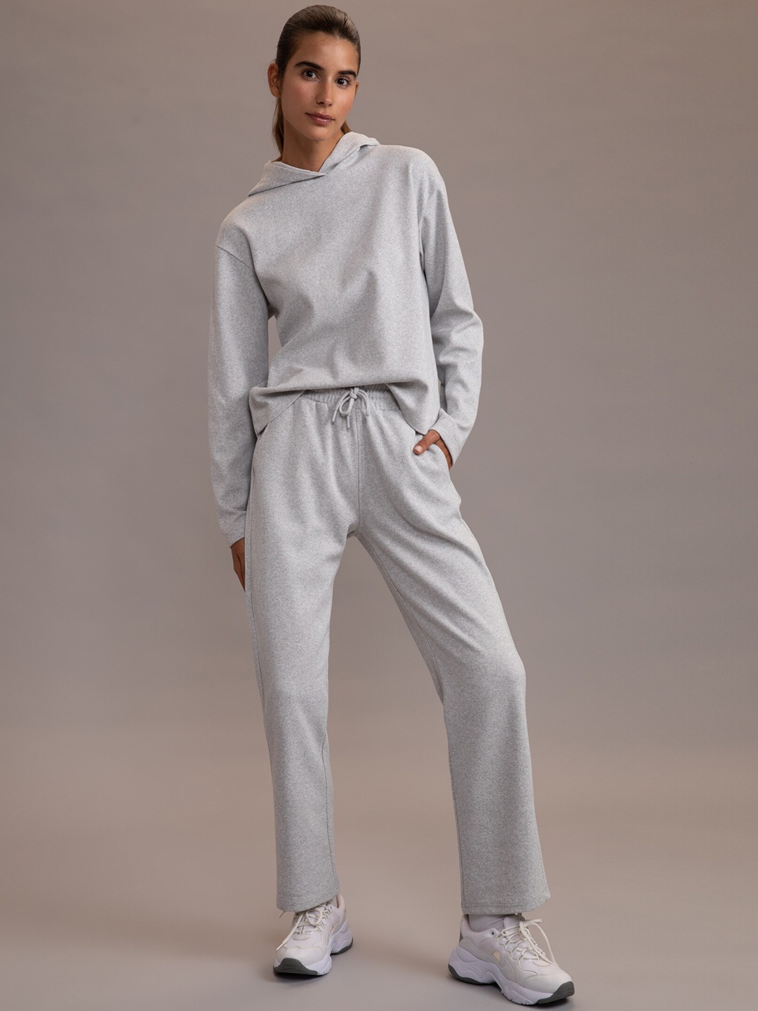 

DeFacto Women Regular Trousers, Grey